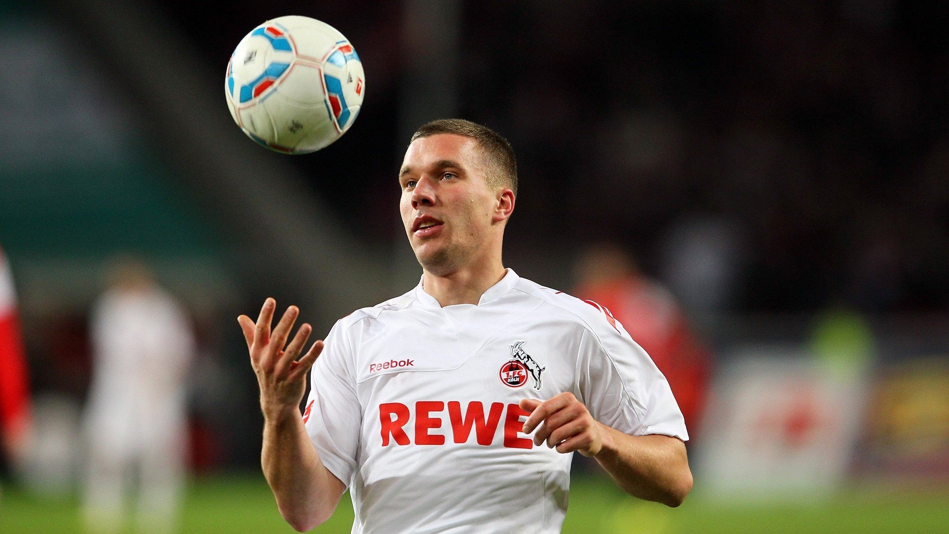 【米博体育官方网站】极限运动热潮席卷全球，挑战自我与自然的壮