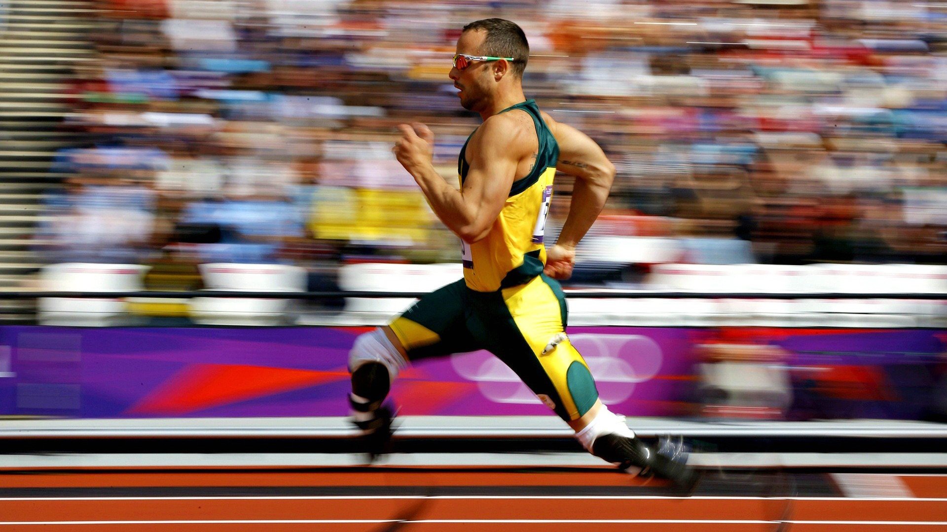 短跑新星闪耀全国田径锦标赛,破纪录表现引瞩目